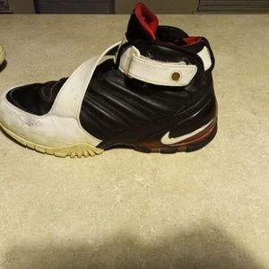 Nike beater shoes